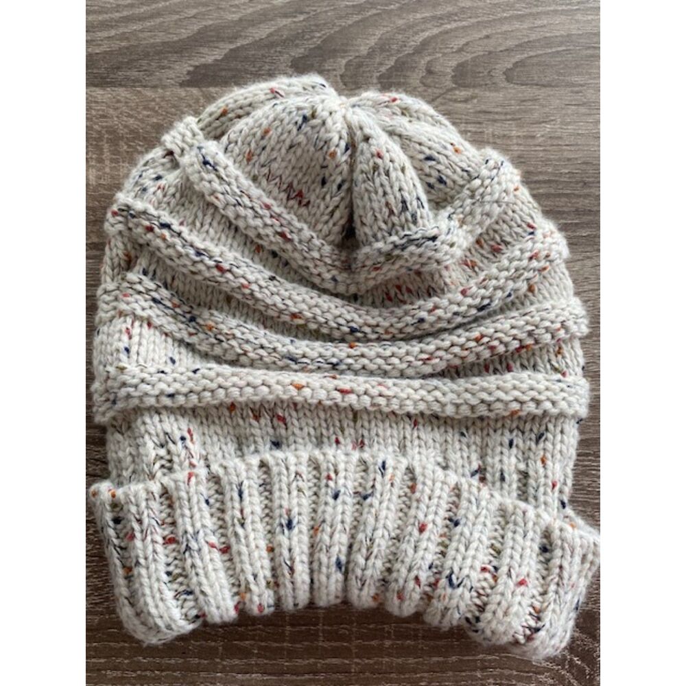 C.C. Beanie Toque Women's One Size Beige Confetti Knit Acrylic Fall Ski